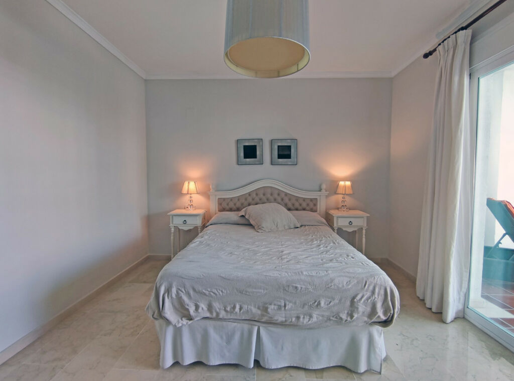 Middle Floor Apartment Puerto Banús Málaga - image 39