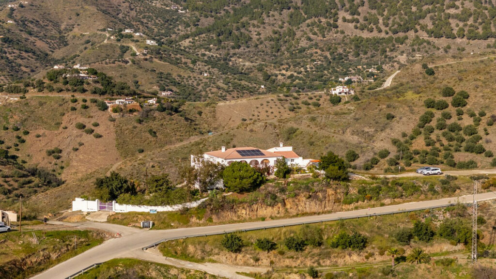 Detached Villa La Viñuela Málaga - image 39