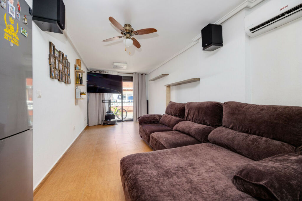 Middle Floor Apartment Torrevieja Alicante - image 38