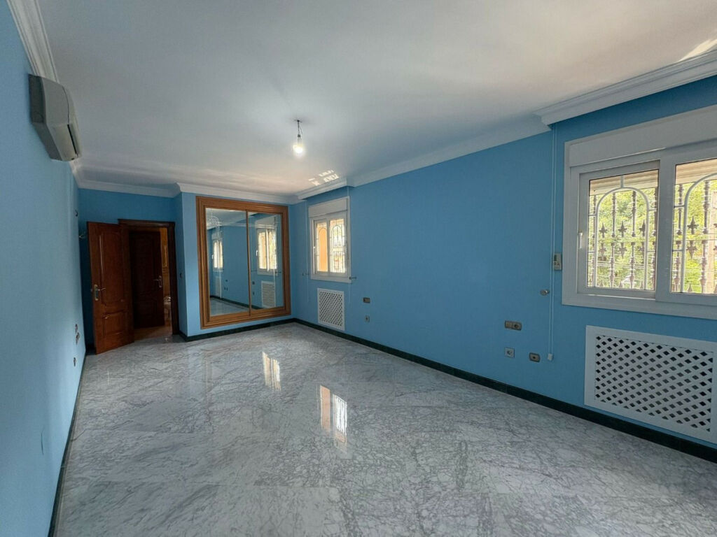 Detached Villa Alhaurín de la Torre Málaga - image 15