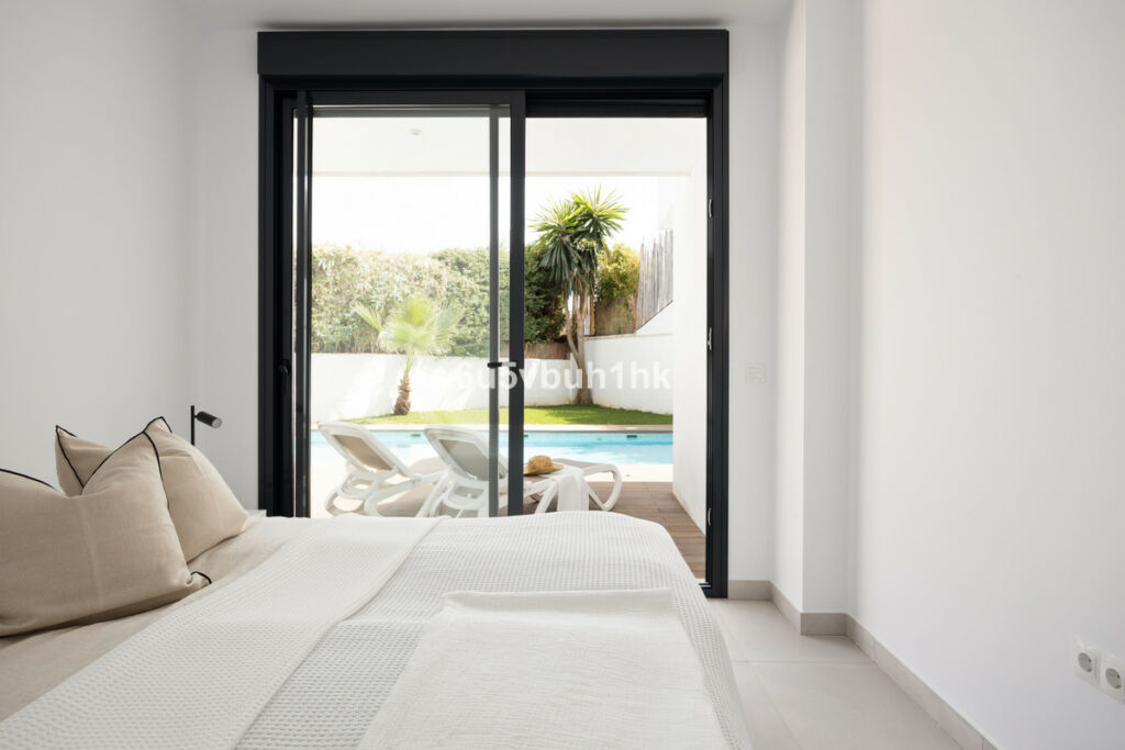Detached Villa Torreblanca Málaga - image 39