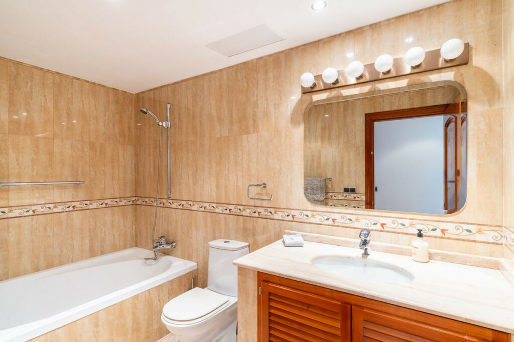 Detached Villa Benahavís Málaga - image 39