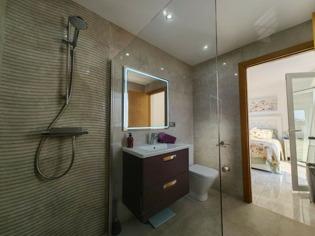Detached Villa Estepona Málaga - image 39