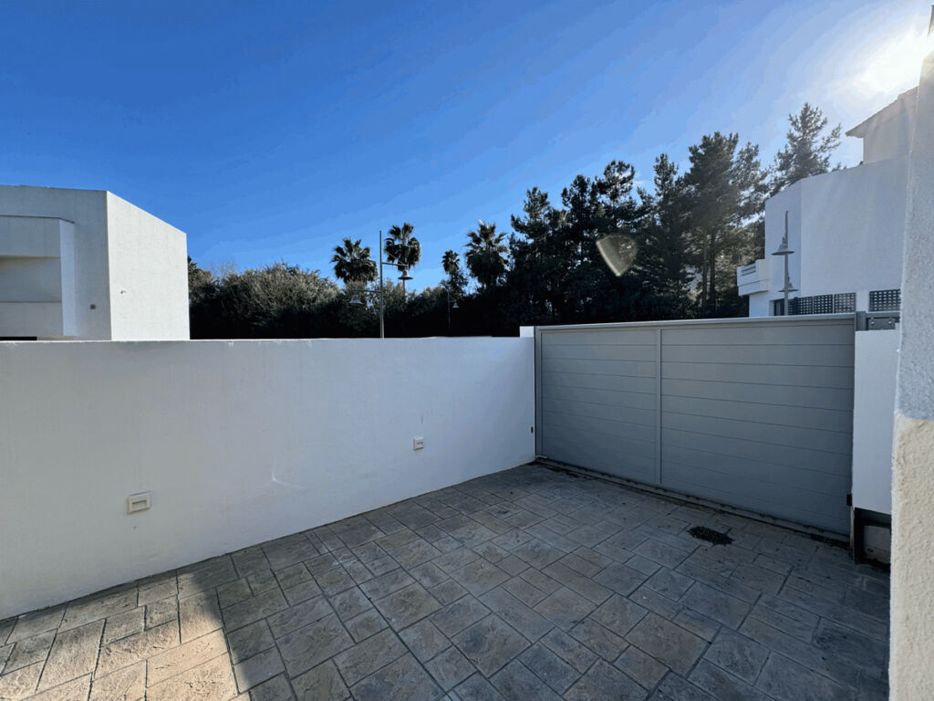 Detached Villa Estepona Málaga - image 39