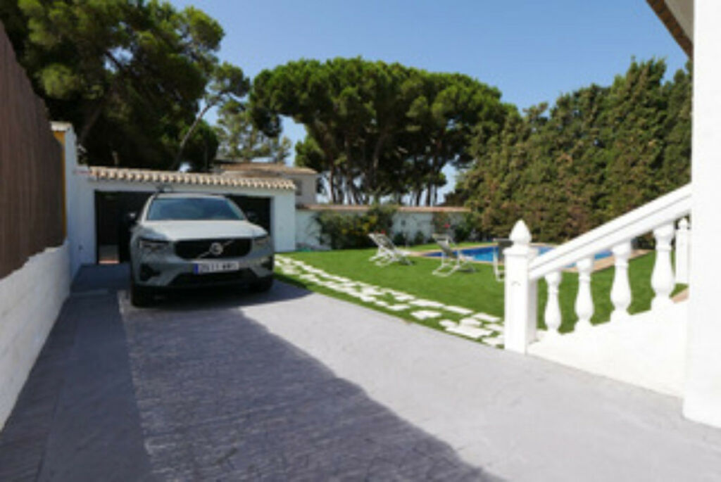Detached Villa Cabopino Málaga - image 39
