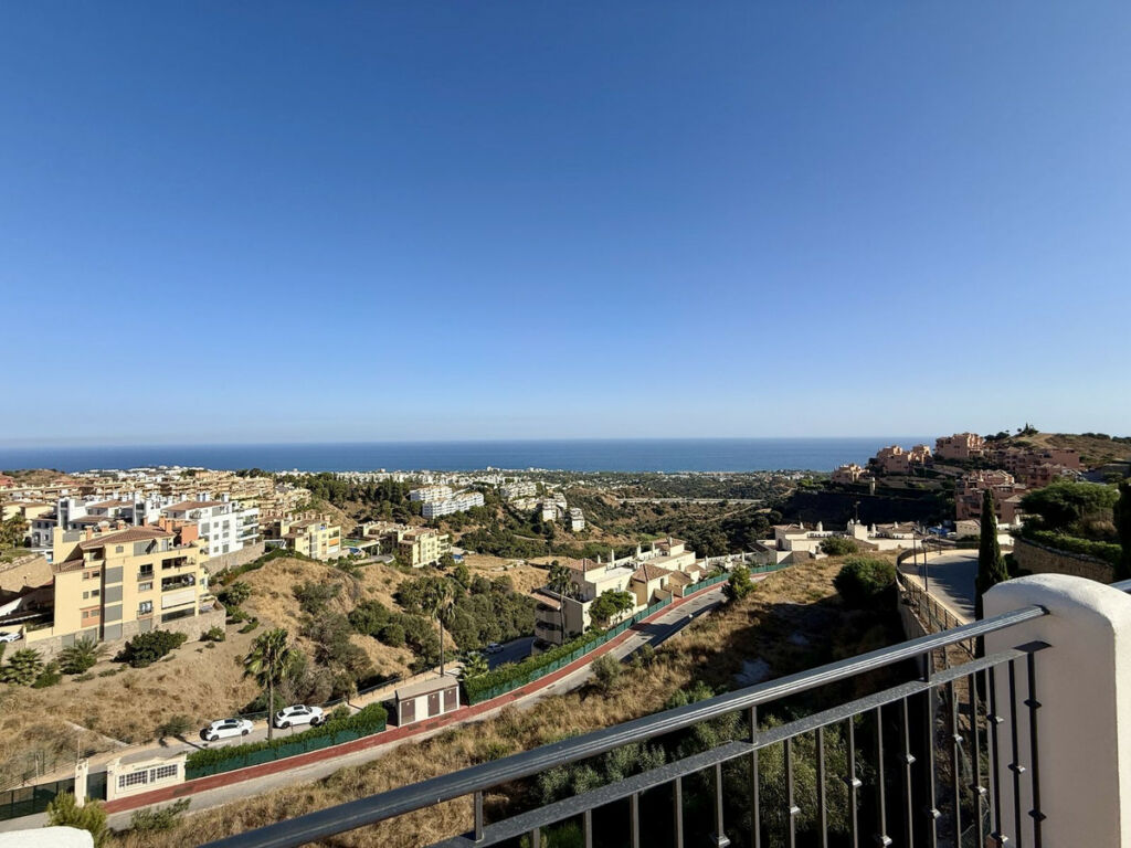Penthouse Calahonda Málaga - image 39