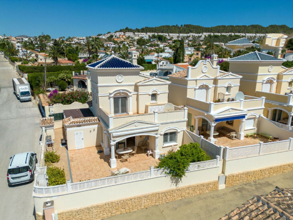 Detached Villa Calpe Alicante - image 4