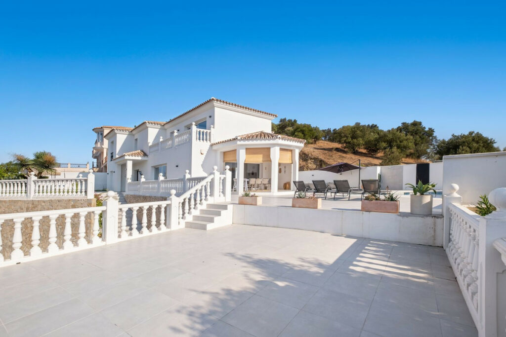 Detached Villa Cerros del Aguila Málaga - image 4