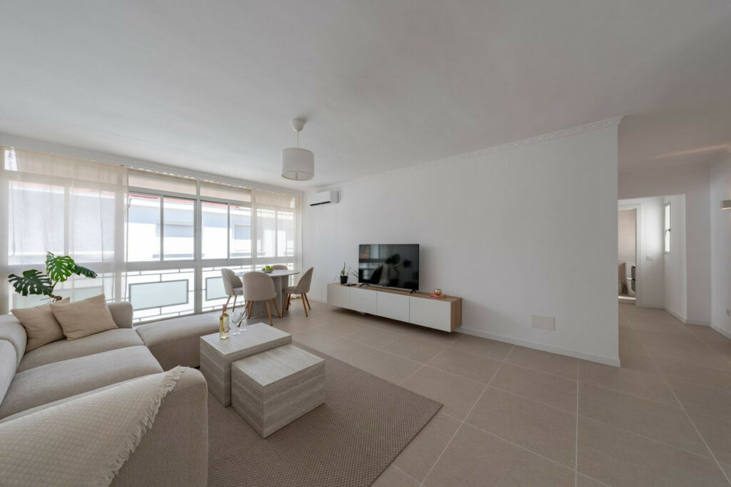 Top Floor Apartment Estepona Málaga - image 4