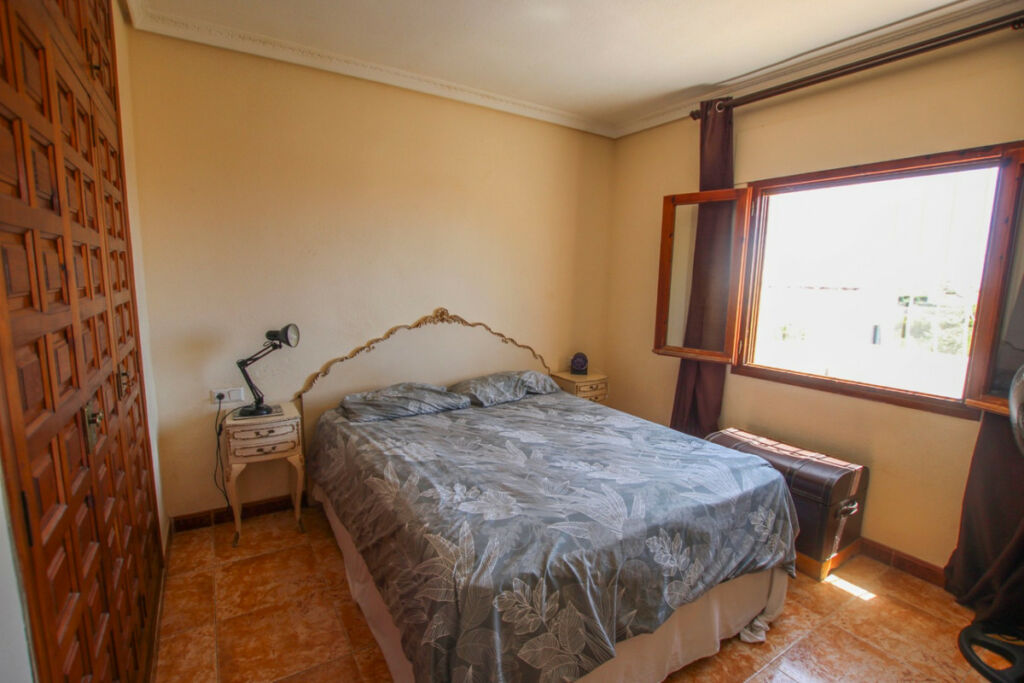 Detached Villa Calpe Alicante - image 4