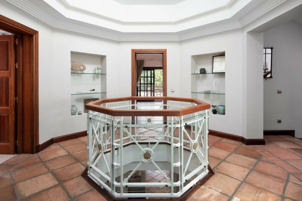 Detached Villa Marbella Málaga - image 4
