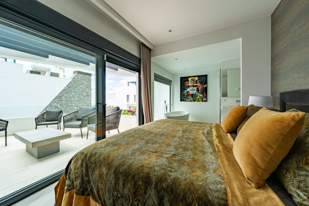 Detached Villa San Pedro de Alcántara Málaga - image 4