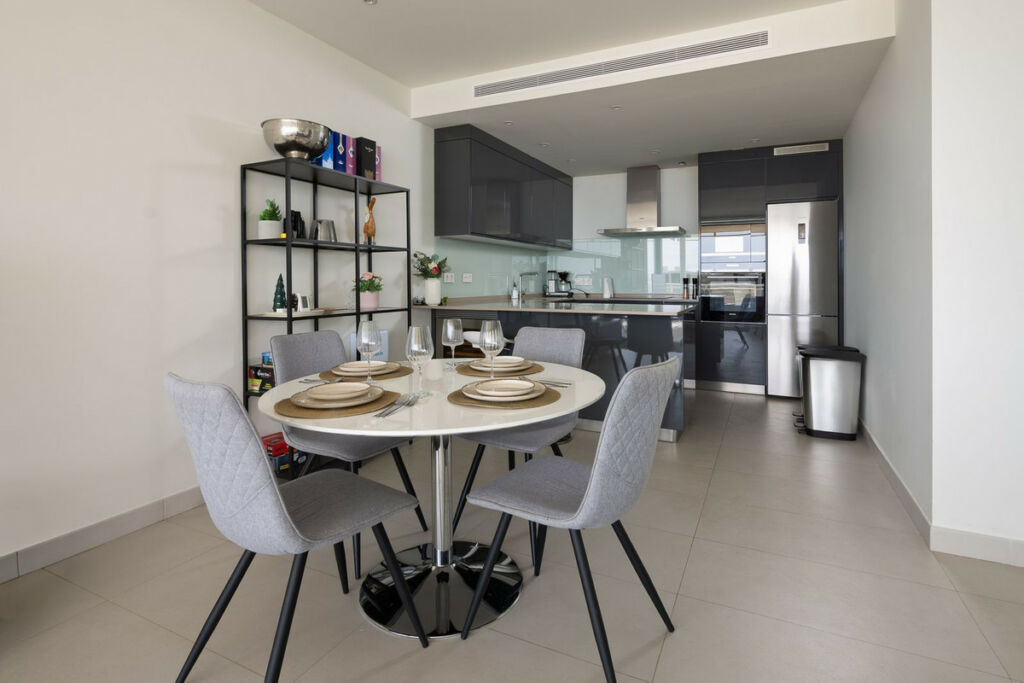 Middle Floor Apartment Fuengirola Málaga - image 4