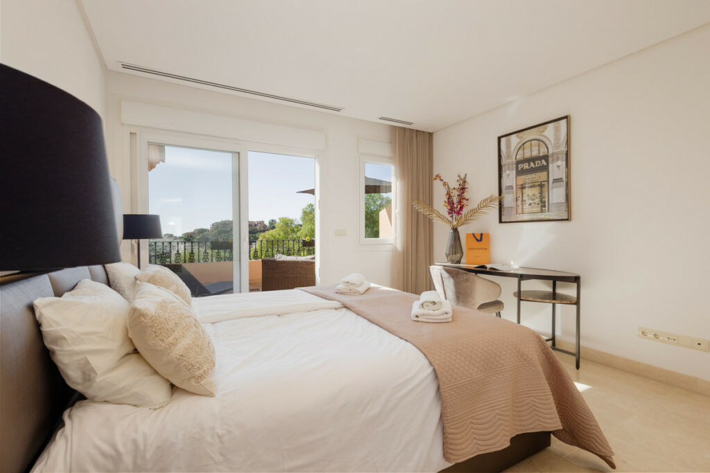 Penthouse Nueva Andalucía Málaga - image 4