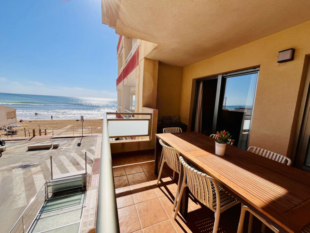 Middle Floor Apartment Guardamar del Segura Alicante - image 4