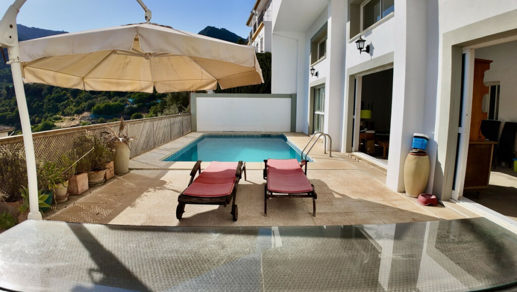 Detached Villa Ojén Málaga - image 4