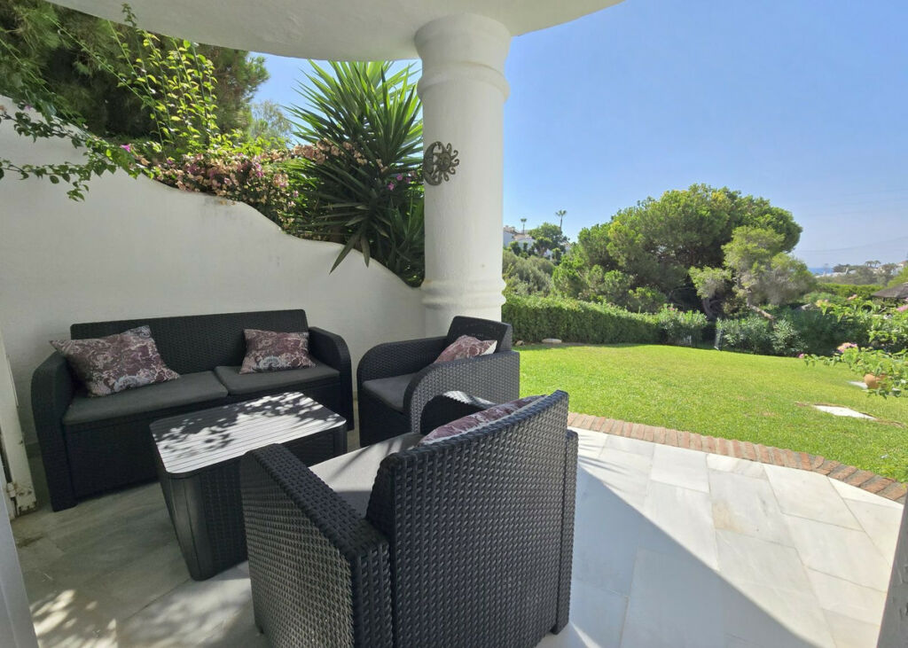 Ground Floor Apartment Calahonda Málaga - image 4
