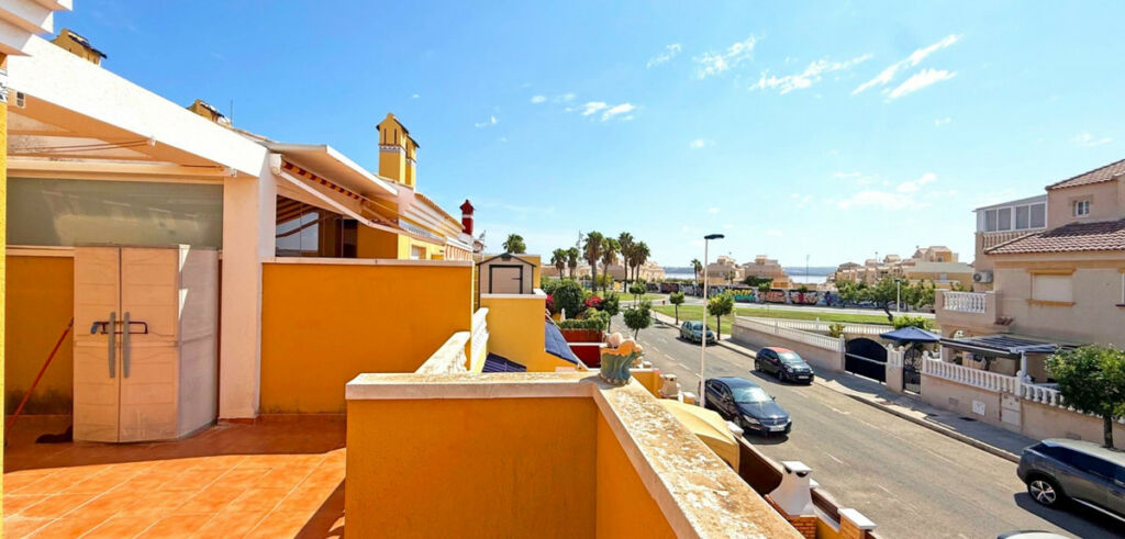 Townhouse Torrevieja Alicante - image 4