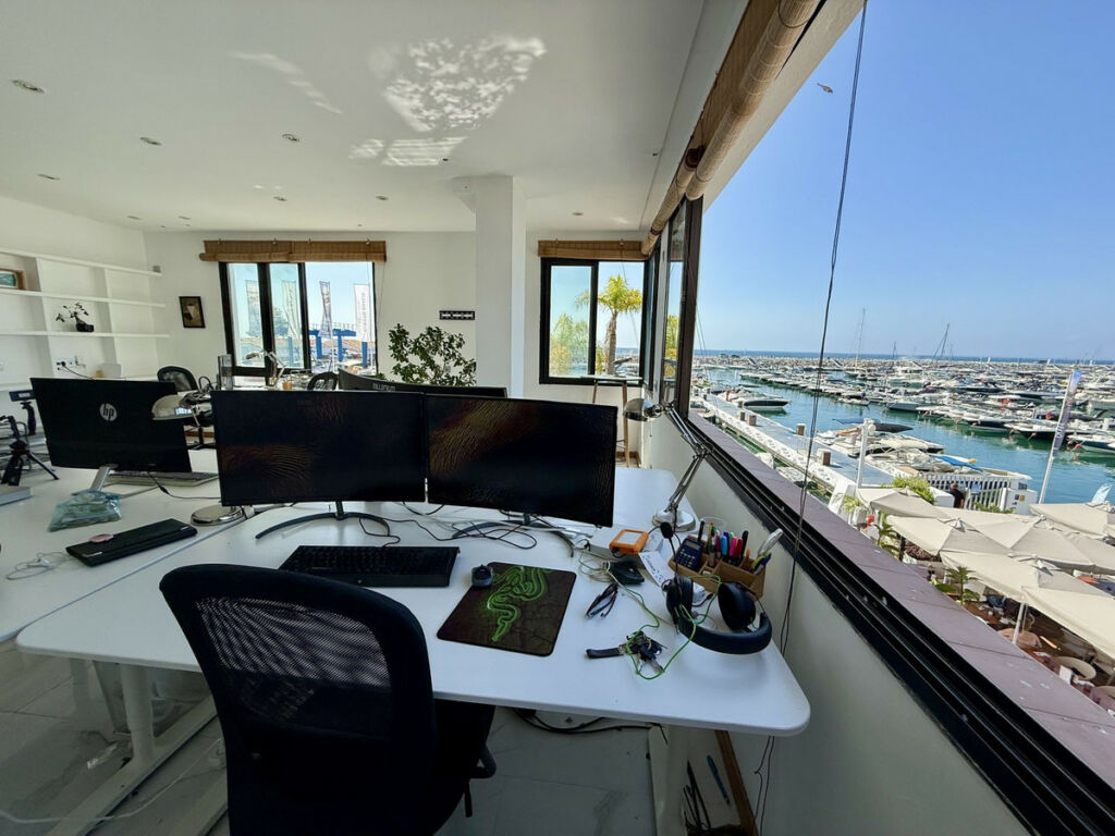 Top Floor Apartment Puerto Banús Málaga - image 7