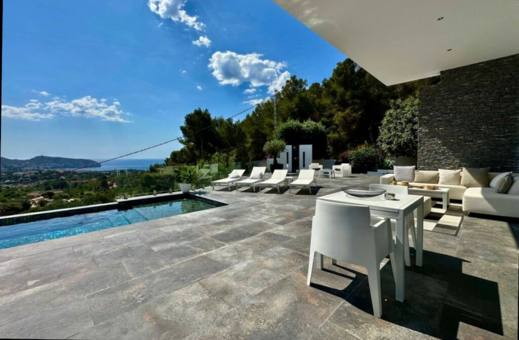 Detached Villa Moraira Alicante - image 4
