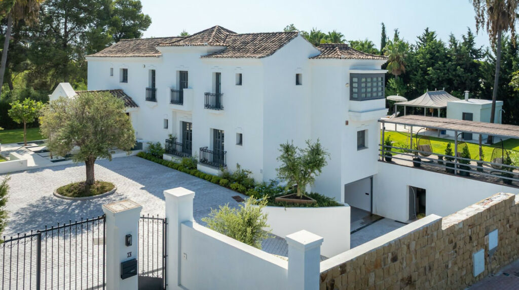 Detached Villa Atalaya Málaga - image 4