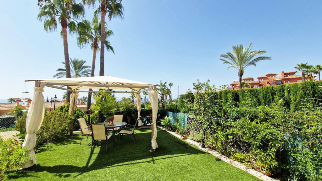 Semi-Detached House Estepona Málaga - image 5