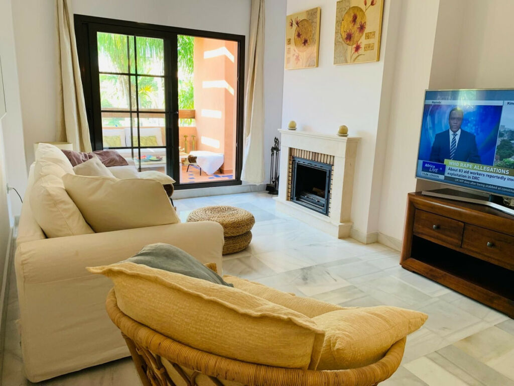 Middle Floor Apartment Hacienda del Sol Málaga - image 4