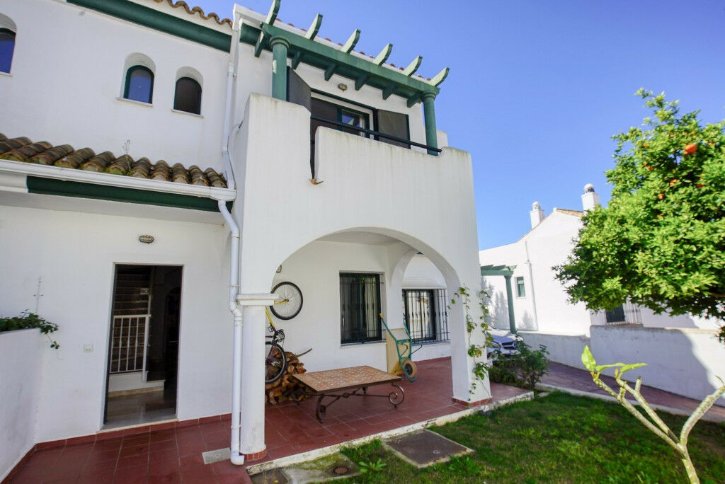 Detached Villa La Duquesa Málaga - image 4