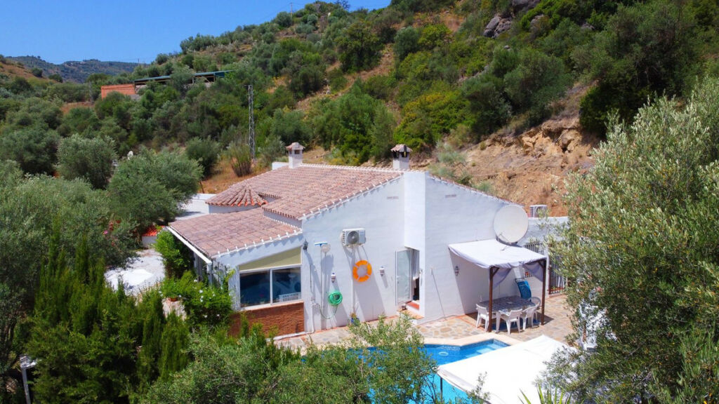 Detached Villa Comares Málaga - image 4