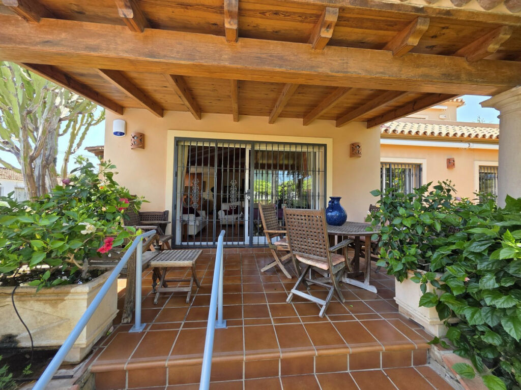 Detached Villa Marbesa Málaga - image 4