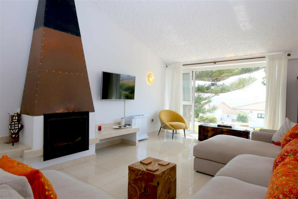 Detached Villa Estepona Málaga - image 4