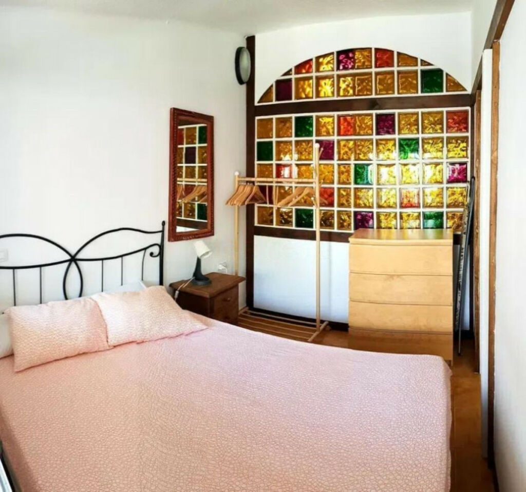Middle Floor Apartment Estepona Málaga - image 4