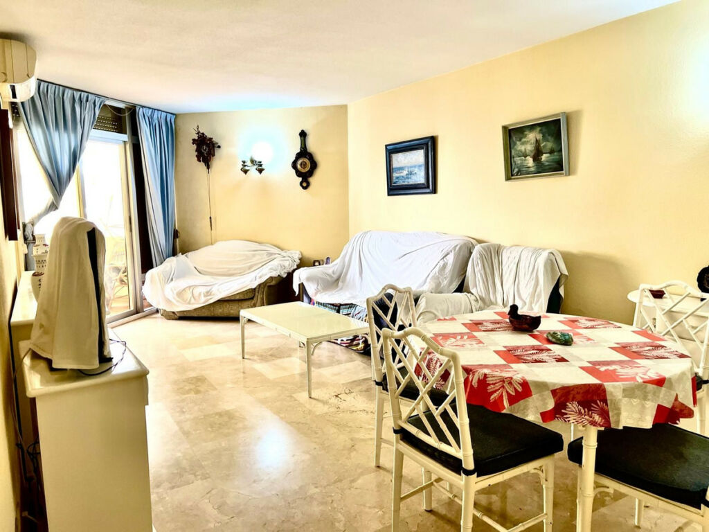 Middle Floor Apartment Marbella Málaga - image 8