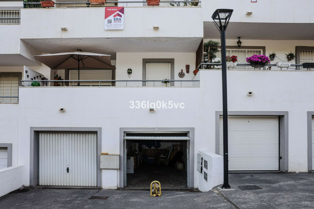 Top Floor Apartment Benahavís Málaga - image 4