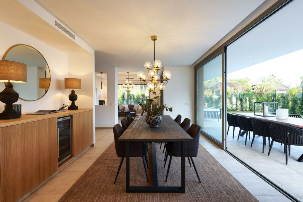 Detached Villa Estepona Málaga - image 4