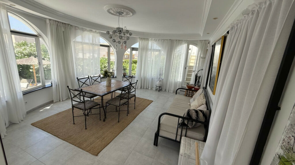 Detached Villa Torrevieja Alicante - image 4