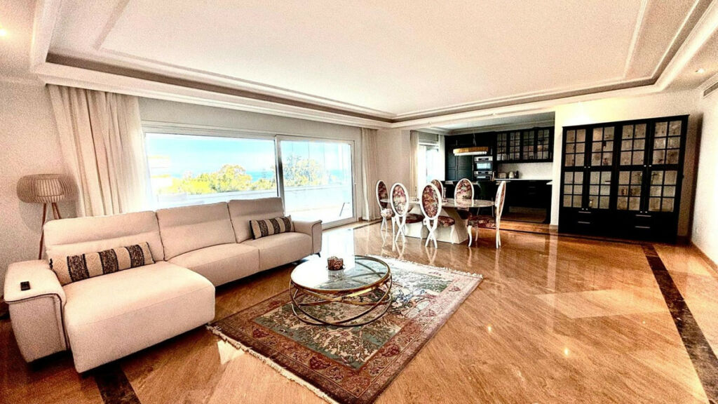 Middle Floor Apartment Marbella Málaga - image 4