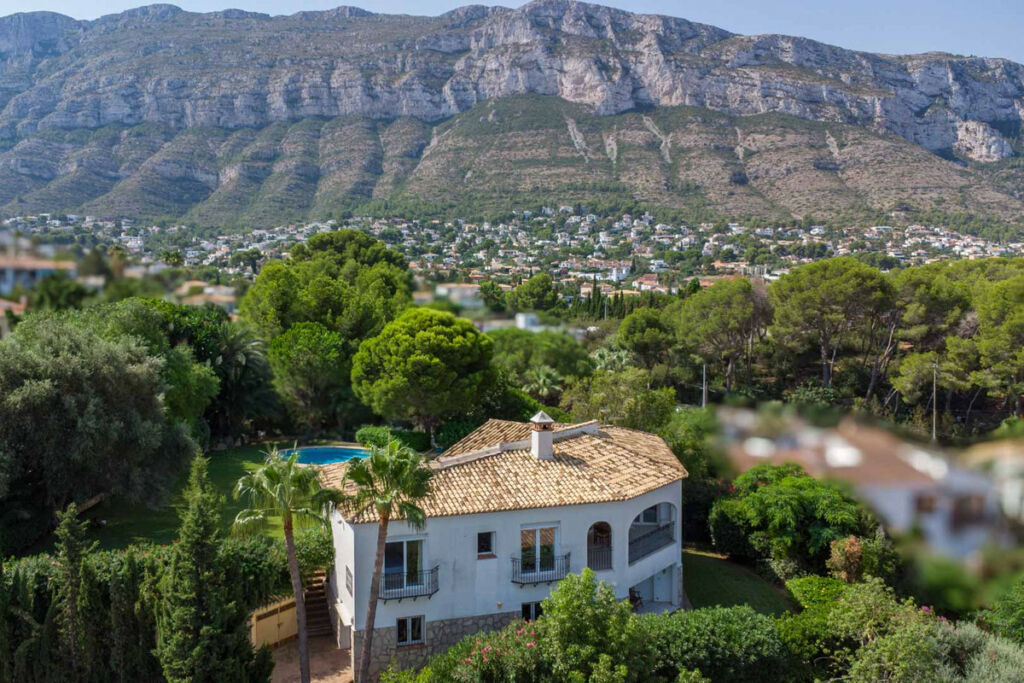 Detached Villa Denia Alicante - image 4