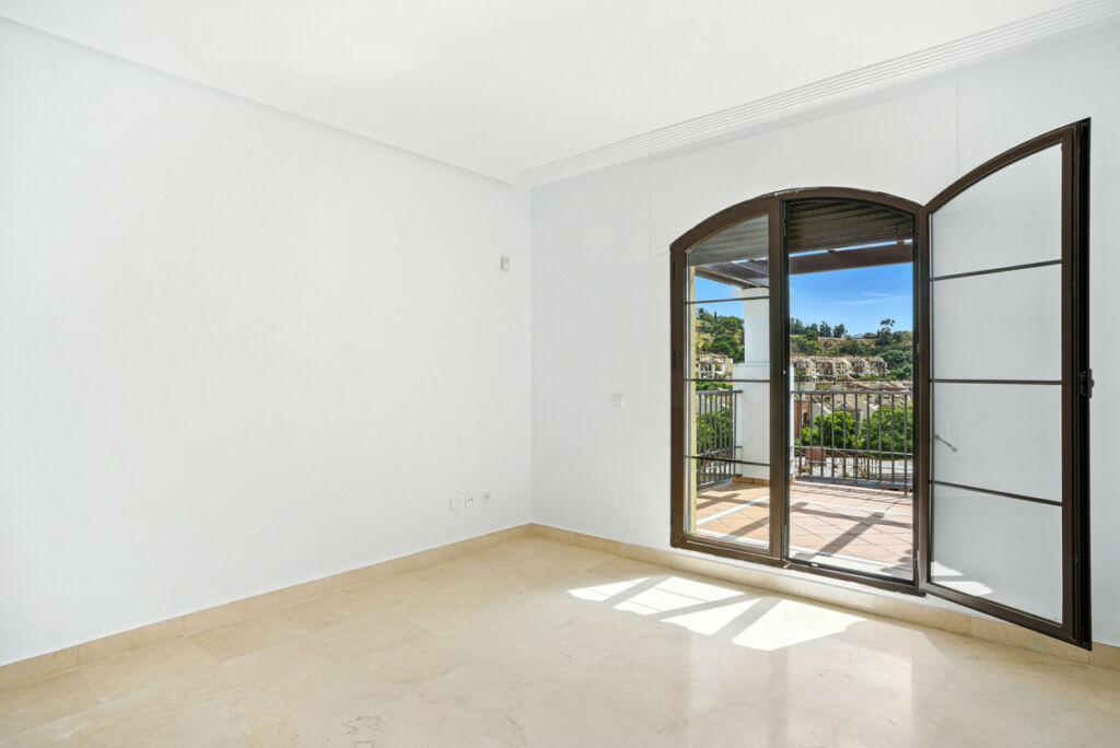 Townhouse Los Arqueros Málaga - image 4