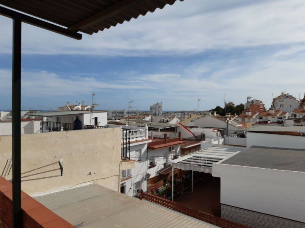Detached Villa Arroyo de la Miel Málaga - image 4