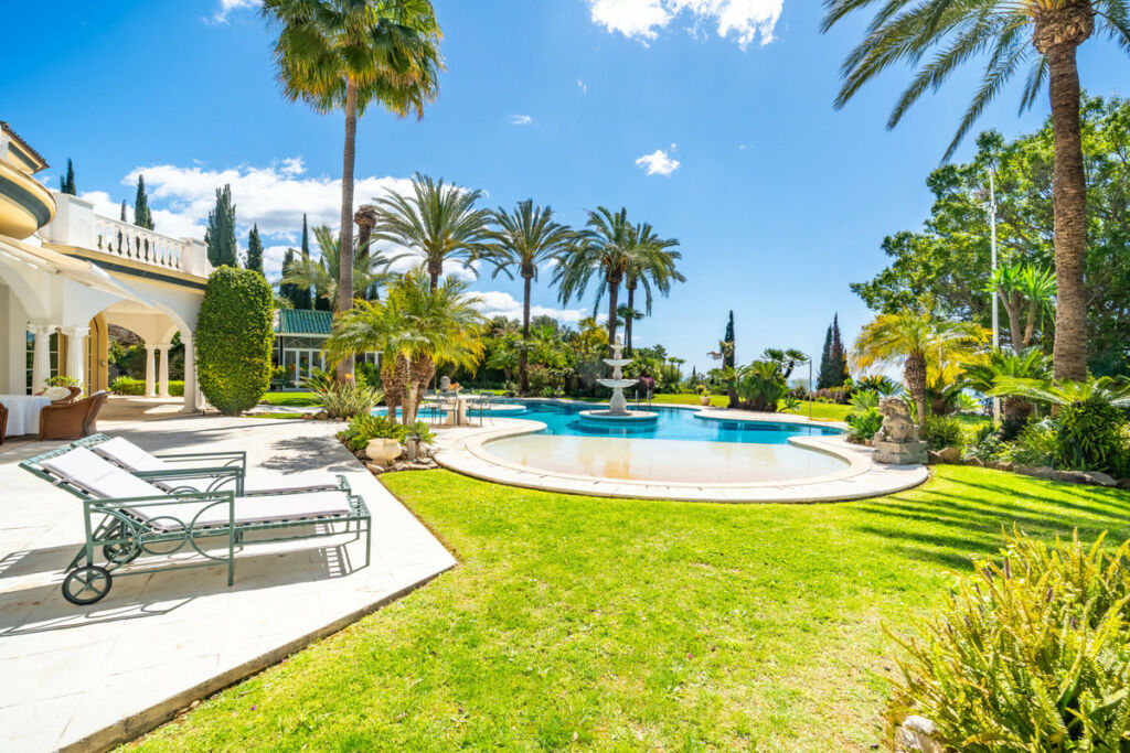 Detached Villa The Golden Mile Málaga - image 4