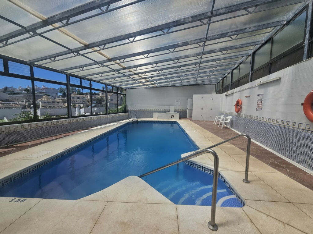 Middle Floor Apartment Calahonda Málaga - image 3
