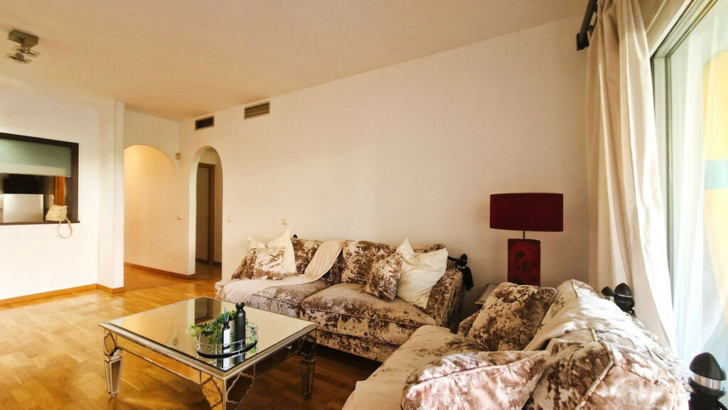 Ground Floor Apartment Nagüeles Málaga - image 4