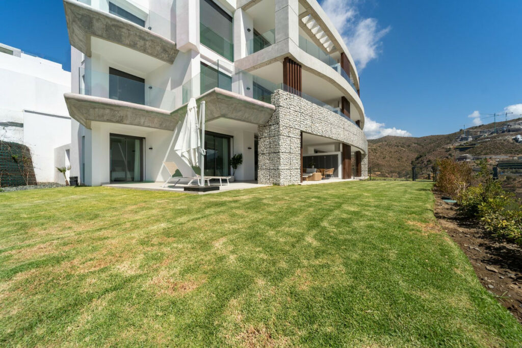 Ground Floor Apartment La Quinta Málaga - image 4