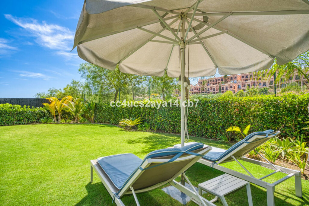Detached Villa Estepona Málaga - image 4