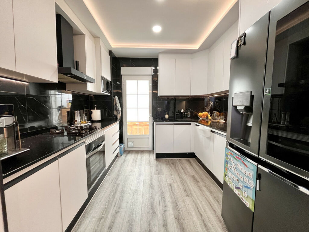 Townhouse Los Dolses Alicante - image 4