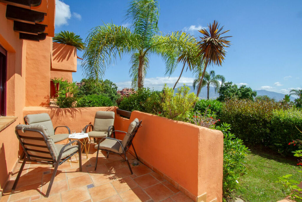 Ground Floor Apartment La Mairena Málaga - image 4