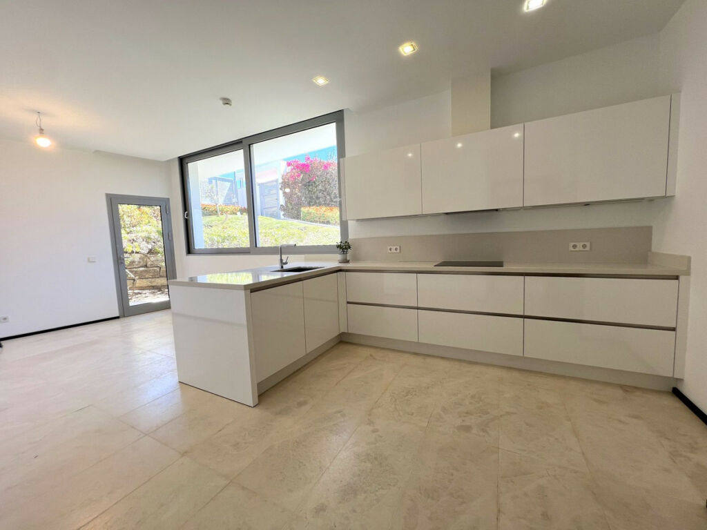 Townhouse Sierra Blanca Málaga - image 4