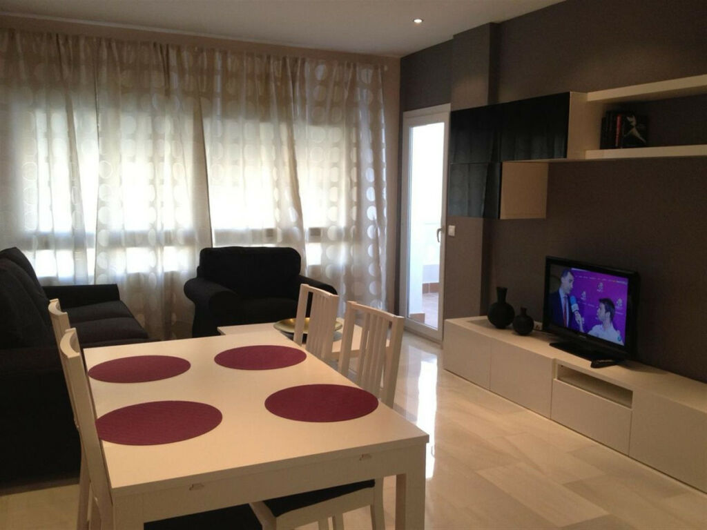 Middle Floor Apartment Puerto Banús Málaga - image 4