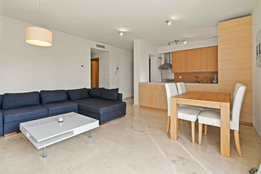 Top Floor Apartment Estepona Málaga - image 4